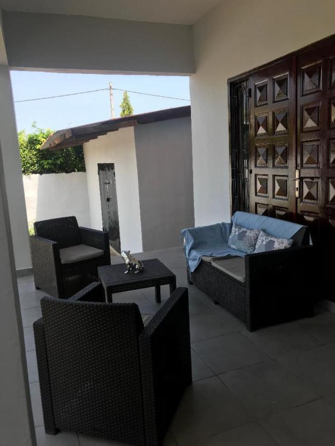La Villa M Конакри Екстериор снимка